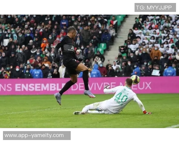 韦伯解读桑切斯红牌事件称抬腿踢姆伯莫属鲁莽行为